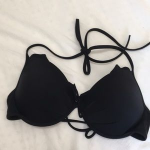 Black push-up ruffled top